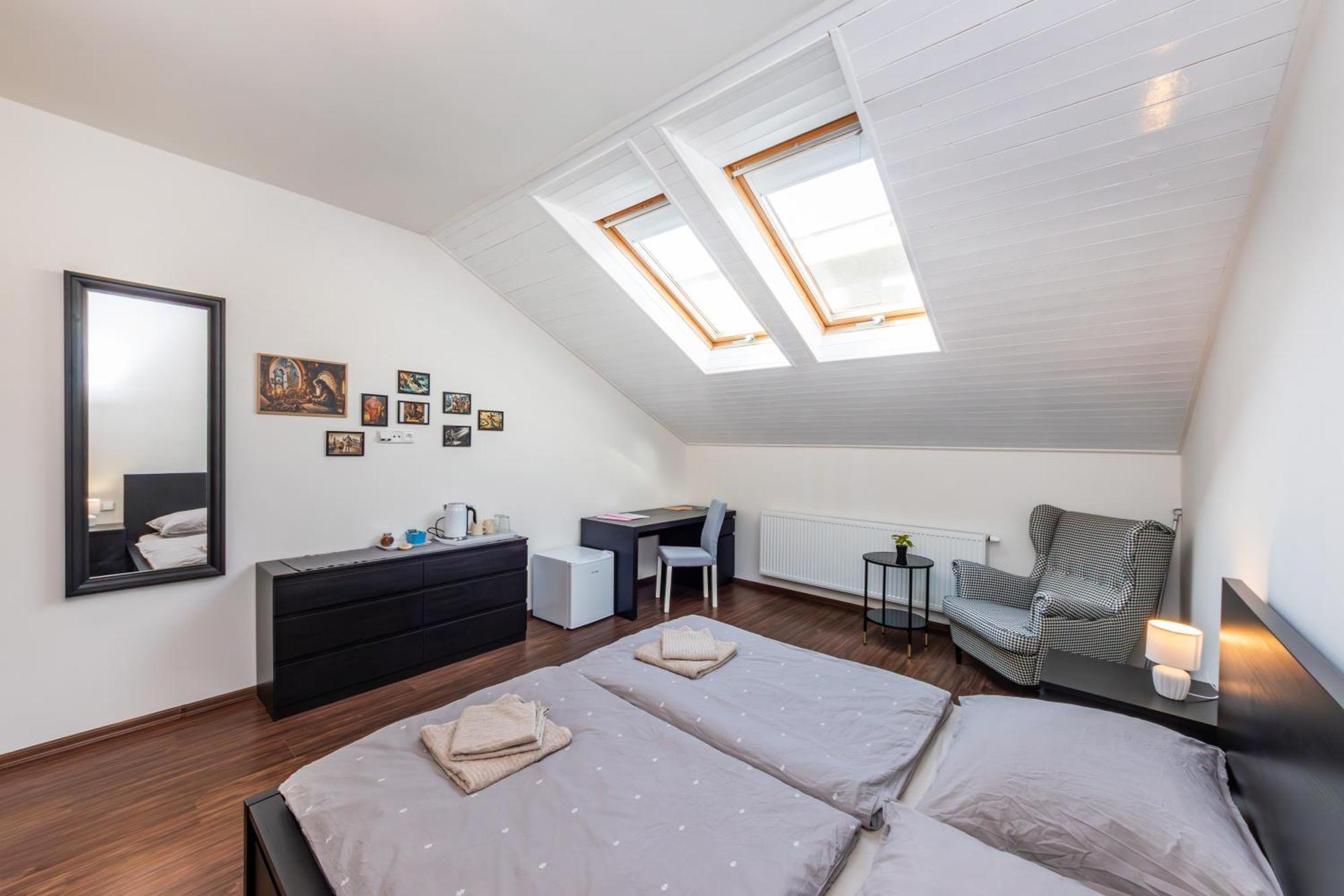 Prague Legends Pension Bagian luar foto